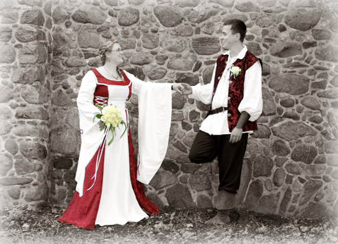 Brautkleid rot weiß